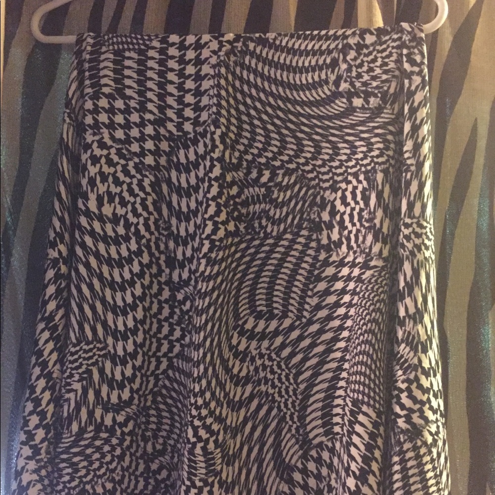 Small lularoe houndstooth azure skater skirt